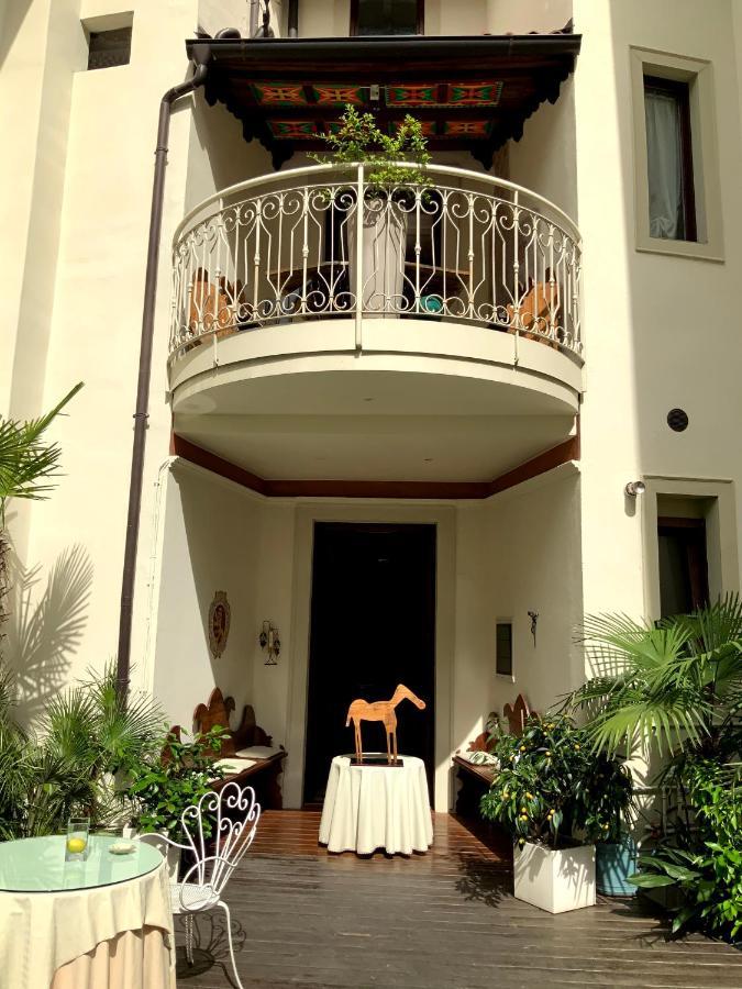 Sembenini Palace Riva del Garda Exterior photo